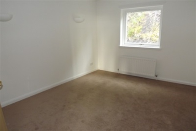  Image of 2 bedroom Flat to rent in Greenock Road Wemyss Bay PA18 at Wemyss Bay Inverclyde Inverclyde, PA18 6DT
