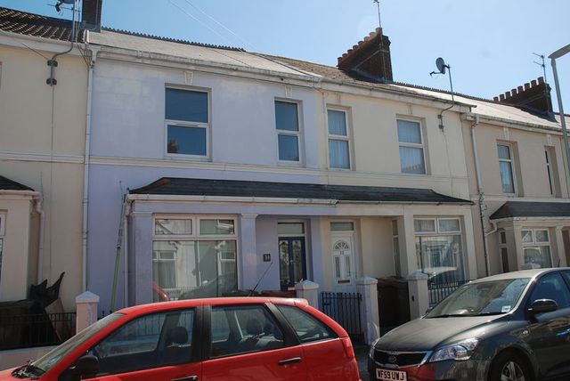  Image of 3 bedroom Terraced house to rent in Tresillian Street Plymouth PL4 at Tresillian Street Cattedown Plymouth, PL4 0QW