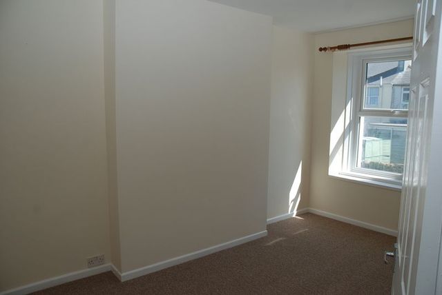  Image of 3 bedroom Terraced house to rent in Tresillian Street Plymouth PL4 at Tresillian Street Cattedown Plymouth, PL4 0QW