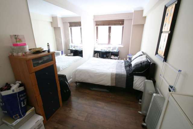  Image of 2 bedroom Apartment to rent in Dickinson Street Manchester M1 at Dickinson Street  Manchester, M1 4LX