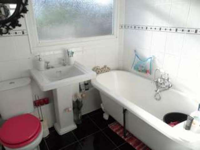  Image of 3 bedroom Terraced house for sale in Tyne Gardens Aveley South Ockendon RM15 at Tyne Gardens Aveley South Ockendon, RM15 4RL