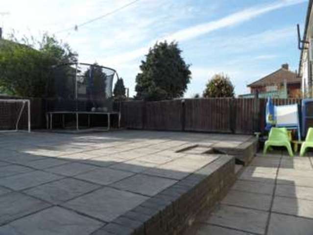  Image of 3 bedroom Terraced house for sale in Tyne Gardens Aveley South Ockendon RM15 at Tyne Gardens Aveley South Ockendon, RM15 4RL