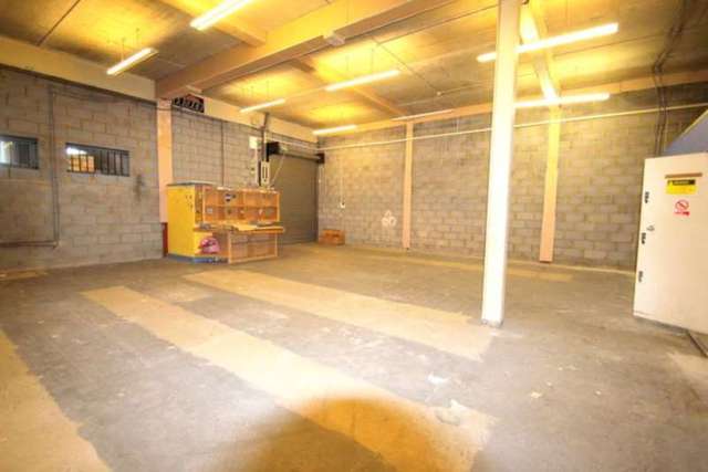  Image of Detached house to rent in Cumberland Park Scrubs Lane London NW10 at Scrubs Lane  London, NW10 6RE