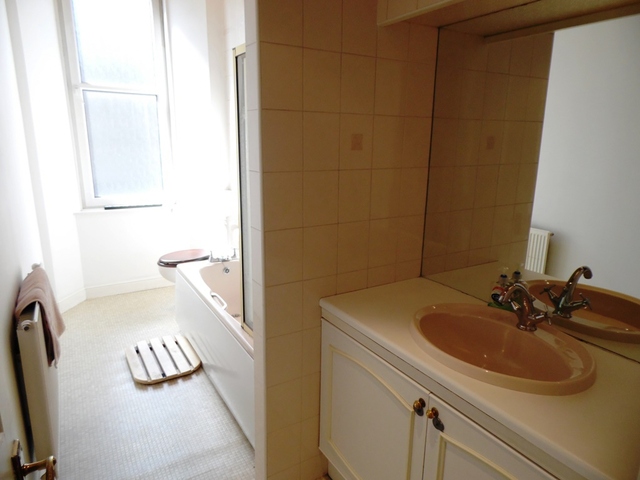  Image of 2 bedroom Flat to rent in Victoria Park Drive South Glasgow G14 at Whiteinch Glasgow Glasgow, G14 9RN