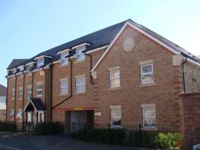  Image of 2 bedroom Maisonette for sale in North Road Woking GU21 at North Road Woking Horsell, GU21 5DA