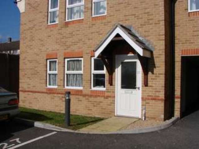 Image of 2 bedroom Maisonette for sale in North Road Woking GU21 at North Road Woking Horsell, GU21 5DA