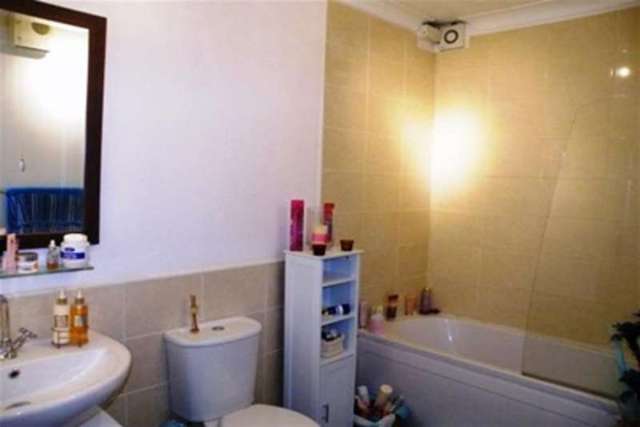  Image of 1 bedroom Flat to rent in Victoria Road North Southsea PO5 at Southsea, PO5 1PP