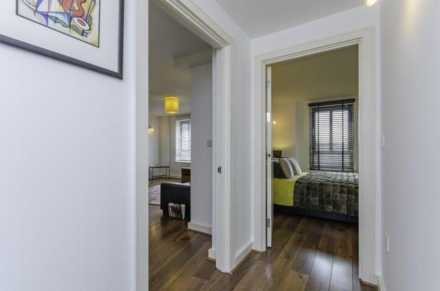  Image of 1 bedroom Apartment to rent in Victorian Grove London N16 at London, N16 8EZ