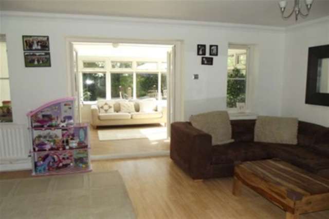  Image of 4 bedroom Property to rent in Virginia Place Cobham KT11 at Cobham, KT11 1AE