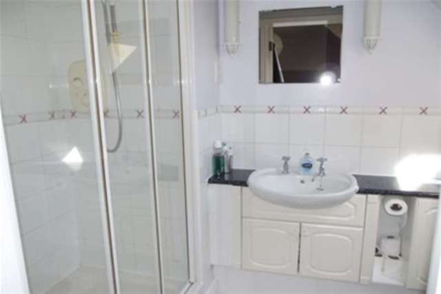  Image of 4 bedroom Property to rent in Virginia Place Cobham KT11 at Cobham, KT11 1AE