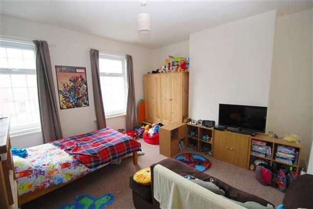  Image of 4 bedroom Terraced house for sale in Wainfleet Road Skegness PE25 at Skegness, PE25 3RG