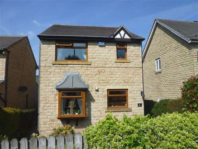  Image of 3 bedroom Detached house for sale in Waingate Linthwaite Huddersfield HD7 at Linthwaite, HD7 5NR