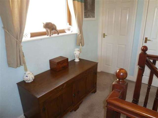  Image of 3 bedroom Detached house for sale in Waingate Linthwaite Huddersfield HD7 at Linthwaite, HD7 5NR