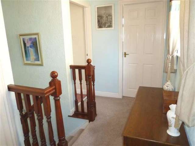  Image of 3 bedroom Detached house for sale in Waingate Linthwaite Huddersfield HD7 at Linthwaite, HD7 5NR