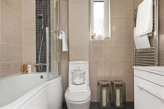  Image of 2 bedroom Flat for sale in London Road London SW16 at 1423a London Road, SW16 4AH