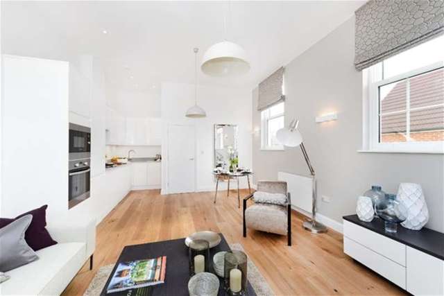  Image of 2 bedroom Flat for sale in London Road London SW16 at 1423a London Road, SW16 4AH