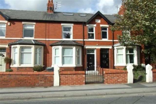  Image of 5 bedroom Terraced house to rent in Warton Street Lytham St. Annes FY8 at Lytham St. Annes, FY8 5BH