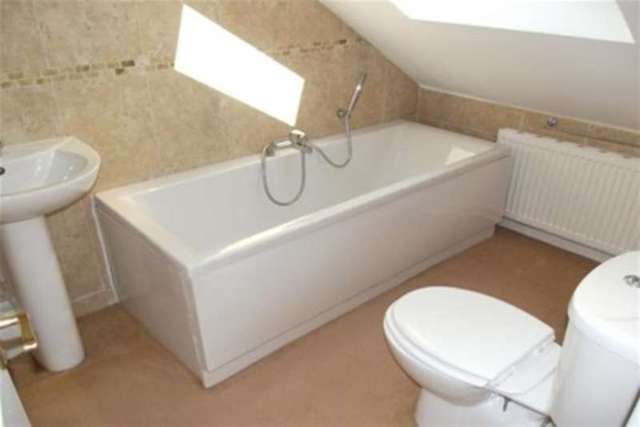  Image of 5 bedroom Terraced house to rent in Warton Street Lytham St. Annes FY8 at Lytham St. Annes, FY8 5BH