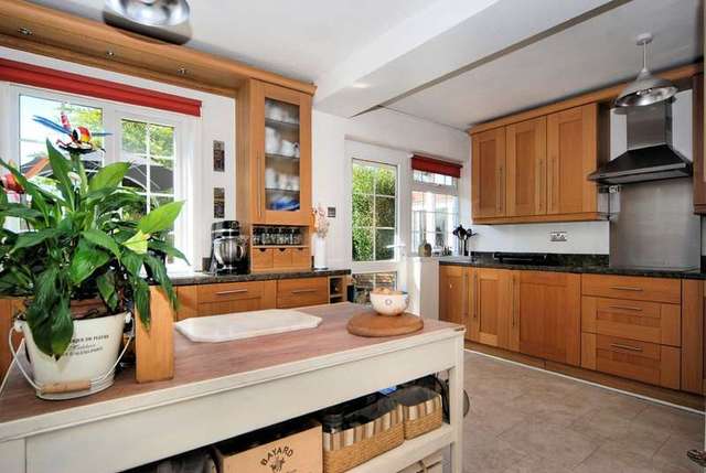  Image of 5 bedroom Detached house for sale in Norwich Road Watton Thetford IP25 at Watton Thetford Norfolk, IP25 6DH