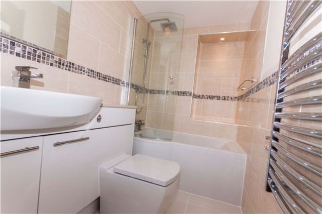  Image of 2 bedroom Flat for sale in Wellington Square Hastings TN34 at East Sussex, TN34 1PB