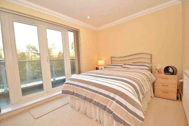  Image of 2 bedroom Flat to rent in Surrey Road Westbourne Bournemouth BH4 at 41a Surrey Road Westbourne Bournemouth, BH4 9JH
