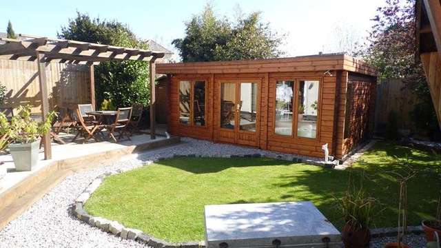  Image of 4 bedroom Detached house for sale in Western Road Benfleet SS7 at Western Road  Benfleet, SS7 2TN