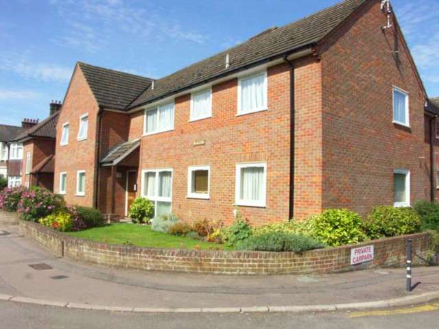  Image of 2 bedroom Apartment to rent in Western Road Tring HP23 at Western Road  Tring, HP23 4BT
