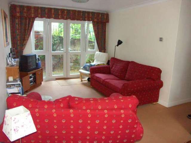  Image of 2 bedroom Apartment to rent in Western Road Tring HP23 at Western Road  Tring, HP23 4BT
