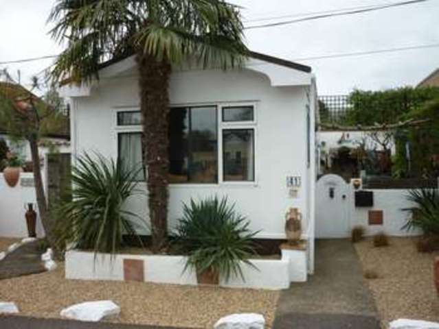  Image of 1 bedroom Property for sale in Westhorpe Park Westhorpe Marlow SL7 at Westhorpe  Marlow, SL7 3RH