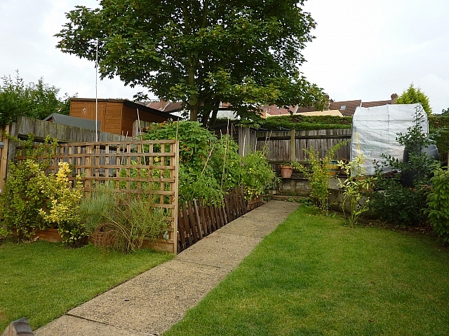  Image of 3 bedroom Terraced house to rent in Westmount Road London SE9 at Eltham  London, SE9 1NL