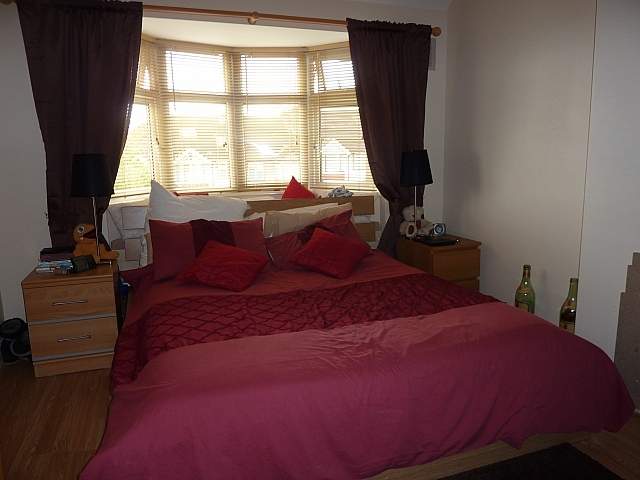  Image of 3 bedroom Terraced house to rent in Westmount Road London SE9 at Eltham  London, SE9 1NL