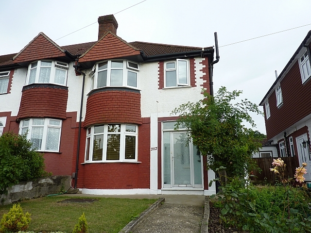  Image of 3 bedroom Terraced house to rent in Westmount Road London SE9 at Eltham  London, SE9 1NL