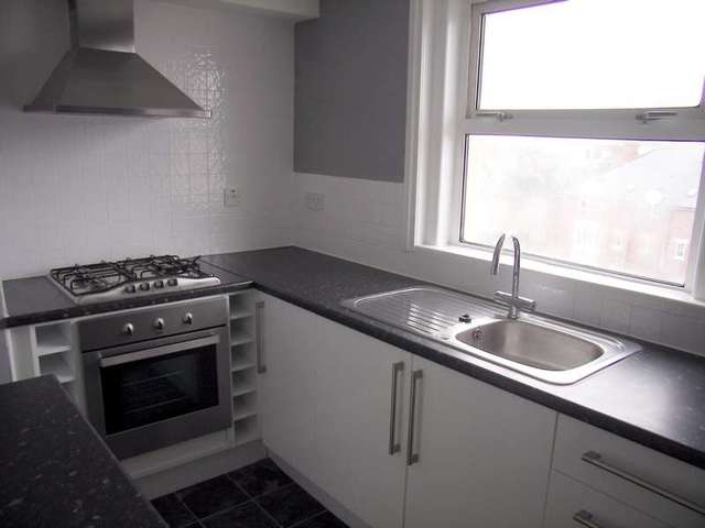  Image of 2 bedroom Flat to rent in Dorchester Road Weymouth DT4 at Weymouth, DT4 7JR