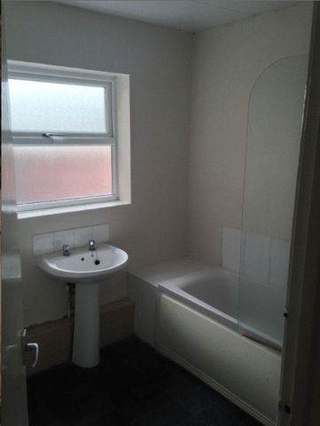  Image of 3 bedroom Flat to rent in Whitefield Terrace Newcastle upon Tyne NE6 at Whitefield Terrace Heaton Byker, NE6 5DU