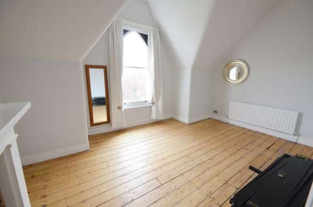  Image of 1 bedroom Flat to rent in Wickham Road London SE4 at Wickham Road  Brockley, SE4 1LS