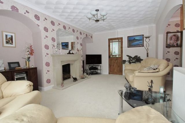  Image of 2 bedroom Bungalow for sale in Wigan Road Clayton-Le-Woods Chorley PR25 at Wigan Road Array Clayton-le-Woods, PR25 5SD