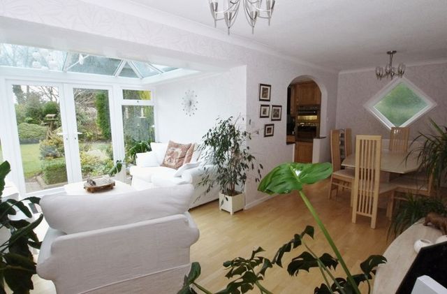  Image of 2 bedroom Bungalow for sale in Wigan Road Clayton-Le-Woods Chorley PR25 at Wigan Road Array Clayton-le-Woods, PR25 5SD