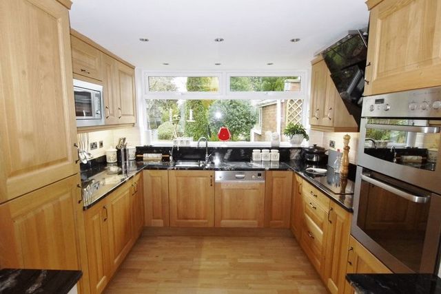  Image of 2 bedroom Bungalow for sale in Wigan Road Clayton-Le-Woods Chorley PR25 at Wigan Road Array Clayton-le-Woods, PR25 5SD
