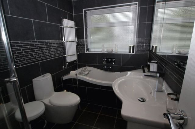  Image of 2 bedroom Bungalow for sale in Wigan Road Clayton-Le-Woods Chorley PR25 at Wigan Road Array Clayton-le-Woods, PR25 5SD
