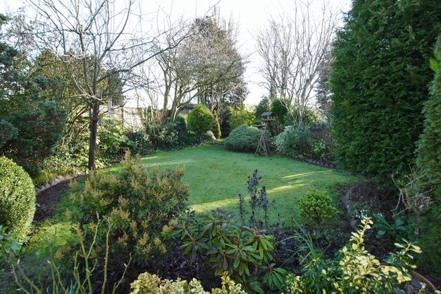  Image of 2 bedroom Bungalow for sale in Wigan Road Clayton-Le-Woods Chorley PR25 at Wigan Road Array Clayton-le-Woods, PR25 5SD