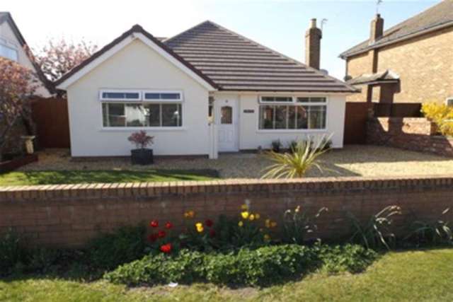  Image of 3 bedroom Bungalow to rent in Wildings Lane Lytham St. Annes FY8 at Lytham St. Annes, FY8 3RJ