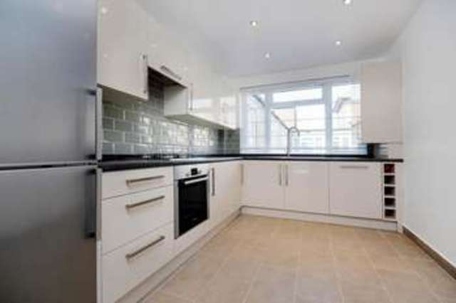  Image of 3 bedroom Flat to rent in Willesden Lane London NW6 at Willesden Green London Brondesbury Park, NW6 7PS