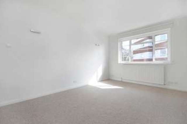  Image of 3 bedroom Flat to rent in Willesden Lane London NW6 at Willesden Green London Brondesbury Park, NW6 7PS