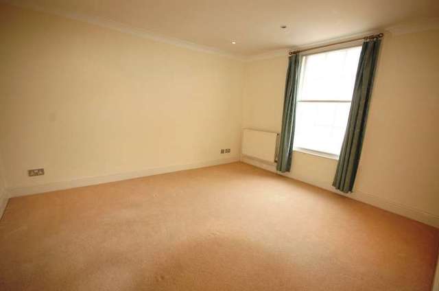  Image of 2 bedroom Flat to rent in Hyde Street Winchester SO23 at 33 Hyde Street  Winchester, SO23 7XJ