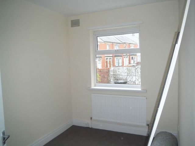  Image of 2 bedroom Flat to rent in Wingrove Gardens Fenham Newcastle upon Tyne NE4 at Wingrove Gardens Fenham Blakelaw, NE4 9HS