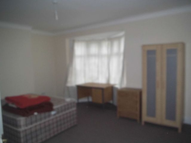  Image of 2 bedroom Flat to rent in Wingrove Gardens Fenham Newcastle upon Tyne NE4 at Wingrove Gardens Fenham Blakelaw, NE4 9HS