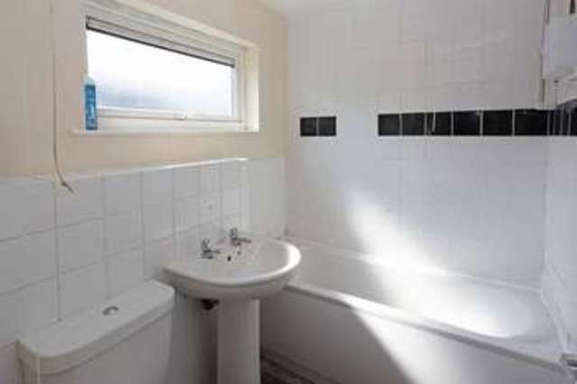  Image of 4 bedroom Terraced house to rent in Woodcroft Telford TF7 at Woodcroft Woodside Telford, TF7 5NE