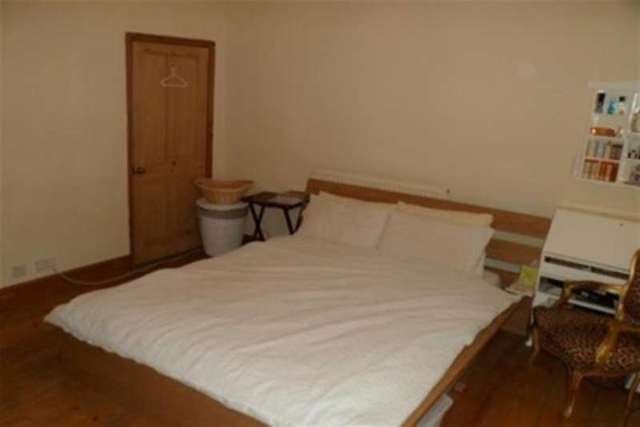  Image of 3 bedroom Detached house to rent in Sandy Hill Road London SE18 at London, SE18 6SA