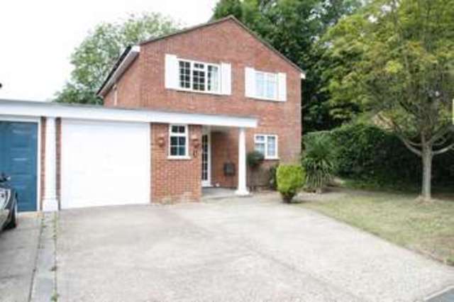  Image of 4 bedroom Detached house to rent in Wynbury Drive High Wycombe HP13 at Wynbury Drive  High Wycombe, HP13 7QB