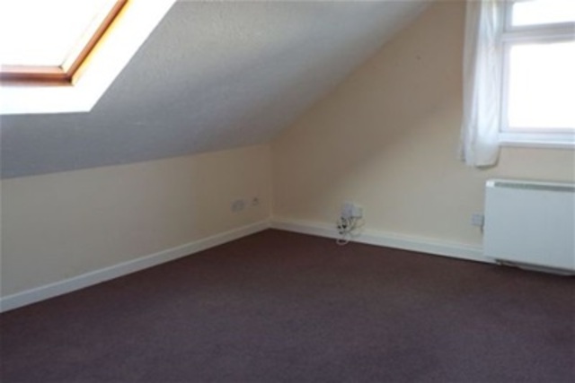  Image of 2 bedroom Flat to rent in Morley Road Southbourne Bournemouth BH5 at Bournemouth, BH5 2JJ